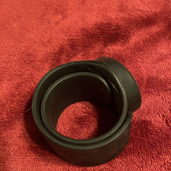 Cotton On black slap magnetic closure Watch. New battery installed. # 220617 - Picture 6 of 6